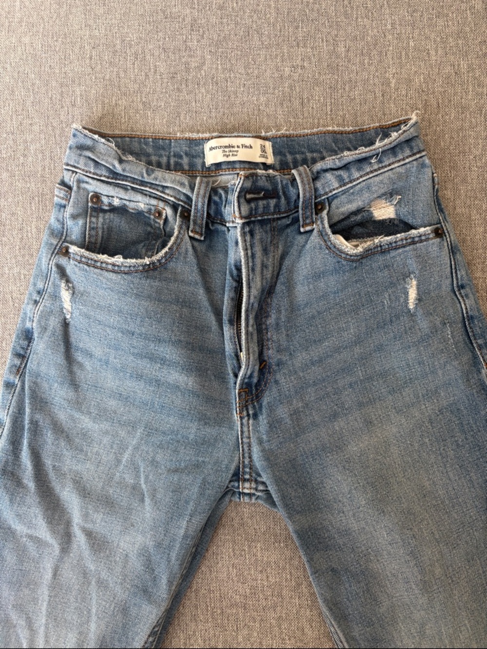 Abercrombie & Fitch Light Blue Skinny Distressed Jeans - Picture 3 of 3